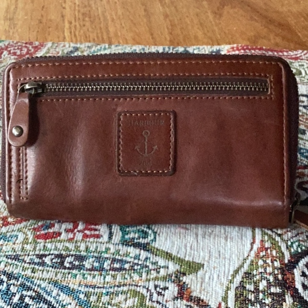 Harbour 2nd Compact Brown Leather Wallet with High Quality Craftsmanship
